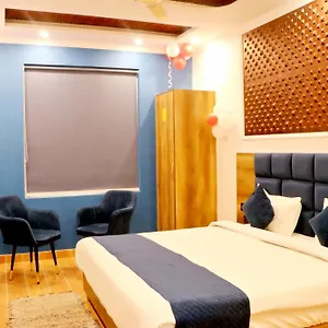 Hotel Red Leaf, Chandīgarh